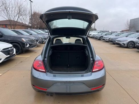 Used 2018 Volkswagen Beetle 2.0T S image 9