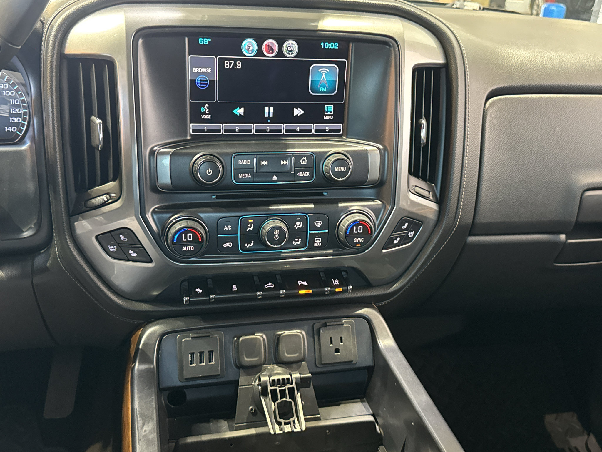 Used 2015 Chevrolet Silverado 2500 LTZ w/ LTZ Plus Package AWD/4WD image 25