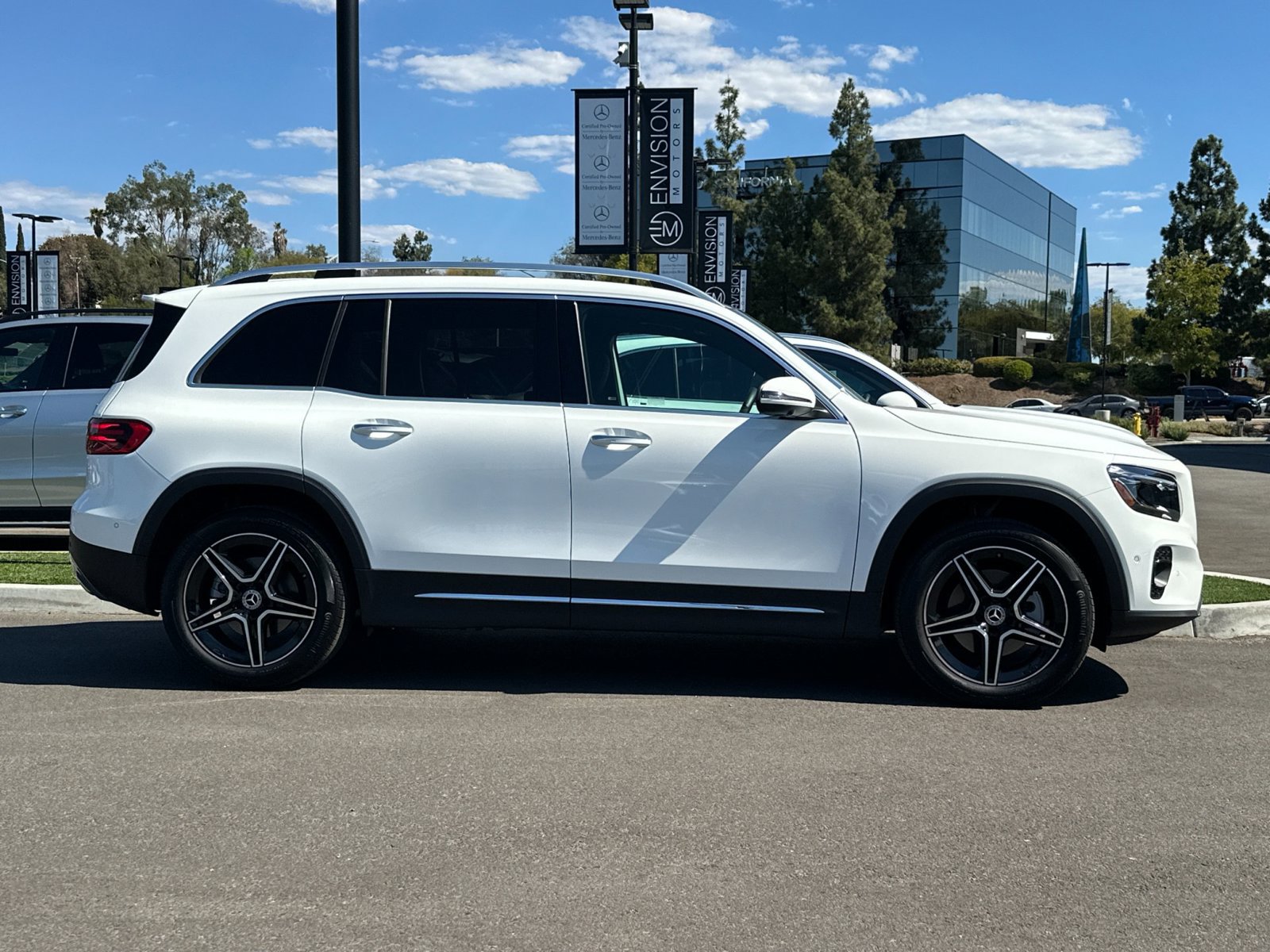 Certified 2026 Mercedes-Benz GLB 250 4MATIC image 2