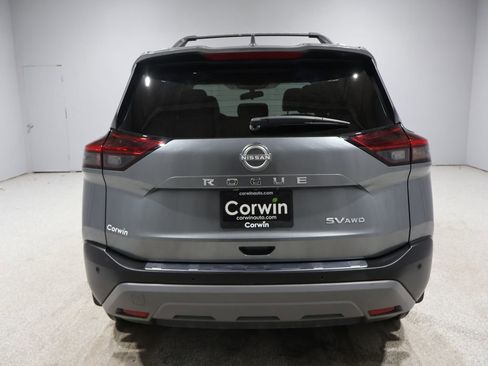 Used 2023 Nissan Rogue SV w/ SV Premium B Package image 3