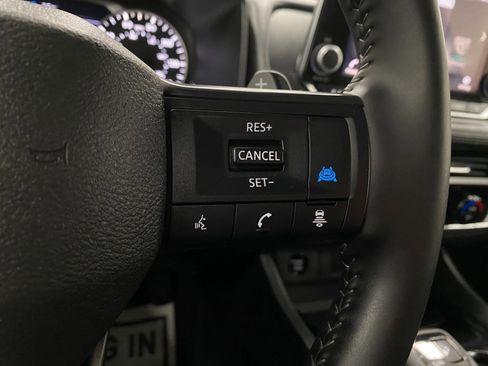 Certified 2025 Nissan Rogue SV image 17