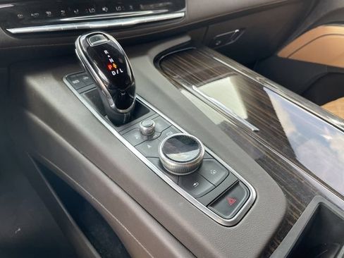 Used 2022 Cadillac Escalade ESV Premium Luxury AWD/4WD image 20