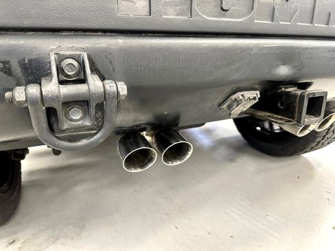 Used 2004 HUMMER H2 w/ Preferred Equipment Group image 10