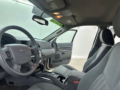 Used 2005 Jeep Grand Cherokee Laredo AWD/4WD image 32