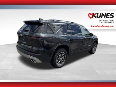 Used 2024 Chevrolet Traverse LT FWD image 4