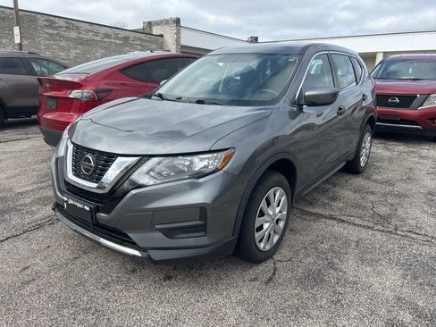 Used 2018 Nissan Rogue S image 3