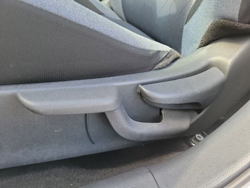 Used 2025 Nissan Versa SV FWD image 15