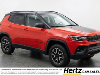 Used 2025 Jeep Compass Trailhawk video 1