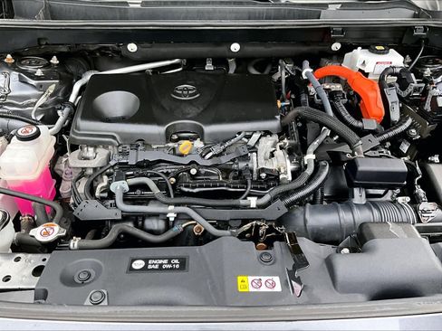 Used 2021 Toyota RAV4 LE image 28