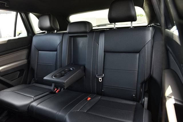 Certified 2023 Volkswagen Atlas Cross Sport SE w/ Panoramic Sunroof Package AWD/4WD image 22