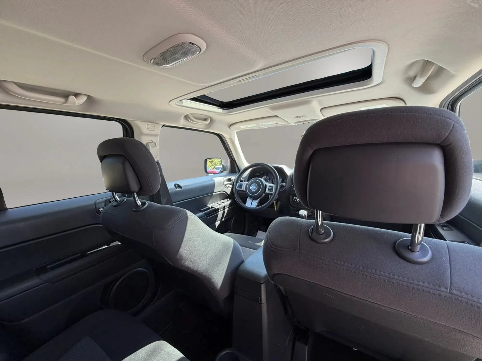 Used 2011 Jeep Patriot Latitude AWD/4WD image 27