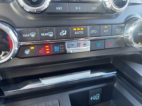 Used 2025 Ford F350 Lariat w/ Lariat Ultimate Package image 23