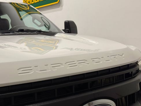 Used 2021 Ford F250 XL w/ Power Equipment Group image 48