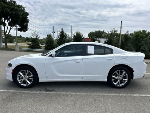Used 2022 Dodge Charger SXT w/ Cold Weather Package AWD/4WD image 2