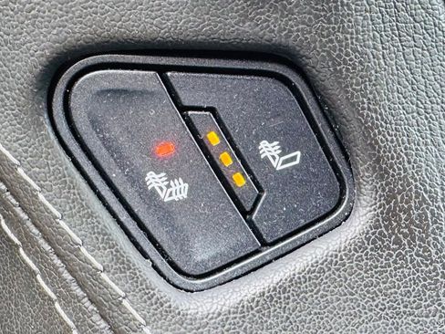 Used 2020 Chevrolet Suburban LT RWD image 22