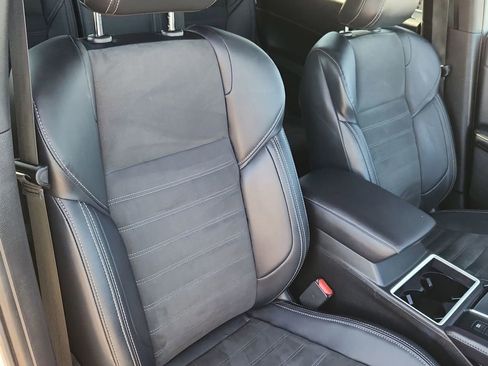 Used 2023 Mitsubishi Outlander SE image 18