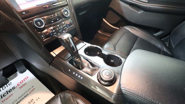 Used 2016 Ford Explorer XLT w/ Equipment Group 202A AWD/4WD image 19