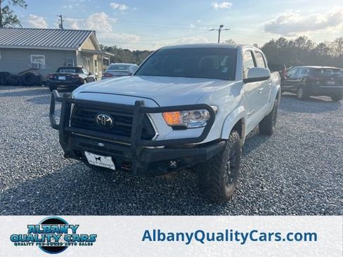 Used 2020 Toyota Tacoma SR5 image 1