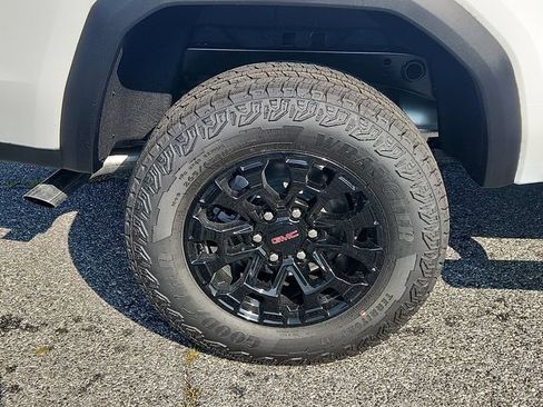 New 2026 GMC Canyon Elevation w/ Convenience Package RWD image 5