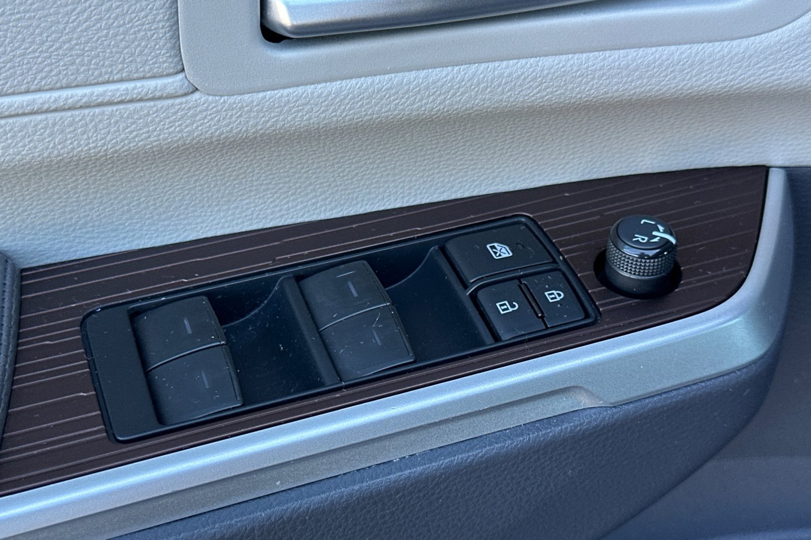 Certified 2023 Toyota Sienna XLE FWD image 14