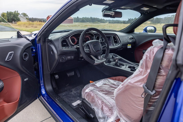 Used 2022 Dodge Challenger SRT Hellcat RWD image 39