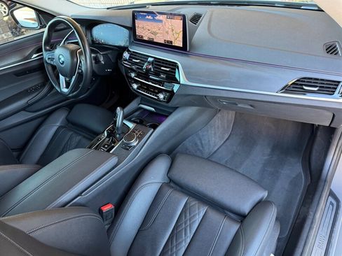 Used 2022 BMW 530e xDrive 530e xDrive w/ Premium Package image 7