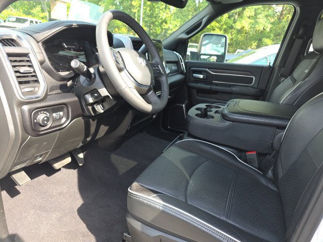 Used 2026 RAM 2500 Laramie AWD/4WD image 5