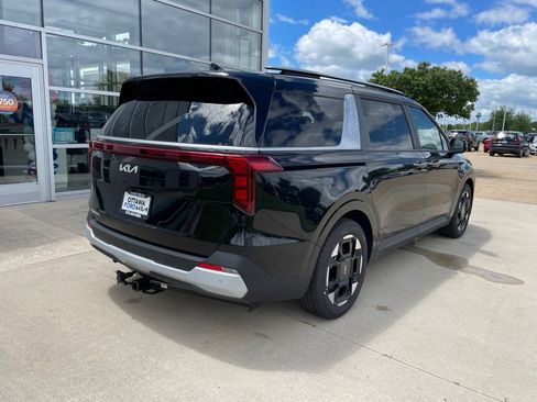 New 2026 Kia Carnival EX FWD image 5