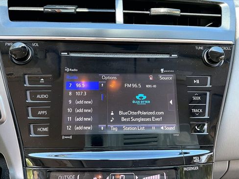 Used 2017 Toyota Prius V Four FWD image 24