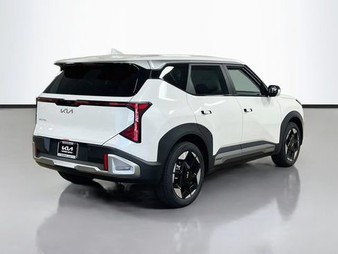 New 2027 Kia Seltos S FWD image 7