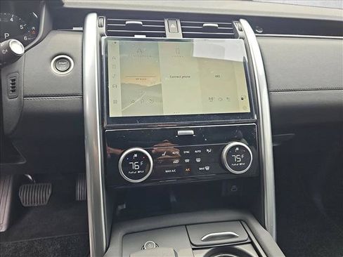 Used 2025 Land Rover Discovery S AWD/4WD image 22