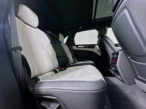 New 2026 Porsche Cayenne image 28