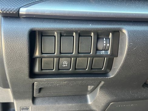 Used 2019 Subaru Forester Premium w/ All-Weather Package image 26