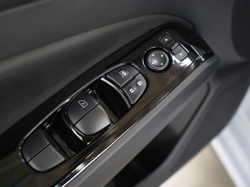 Used 2025 Nissan Altima 2.5 SR image 20