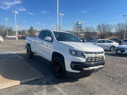 Used 2021 Chevrolet Colorado LT w/ Fleet Safety Package image 4