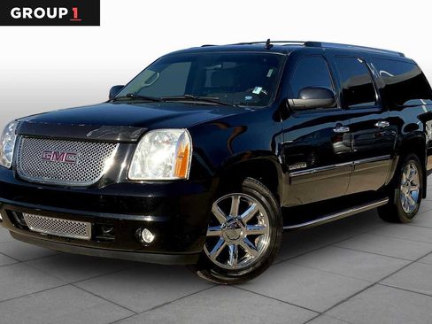Used 2010 GMC Yukon XL Denali image 1