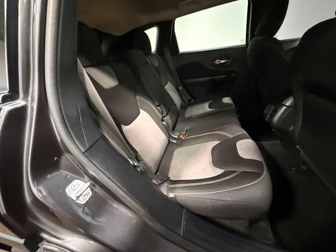 Used 2014 Jeep Cherokee Latitude FWD image 14