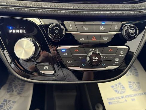New 2027 Chrysler Pacifica Select FWD image 14