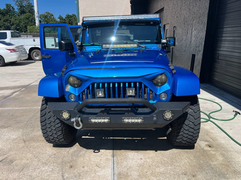 Used 2016 Jeep Wrangler Unlimited Sahara w/ Max Tow Package AWD/4WD image 3
