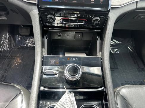 Used 2023 Jeep Grand Cherokee L Limited w/ Black Appearance Package AWD/4WD image 24