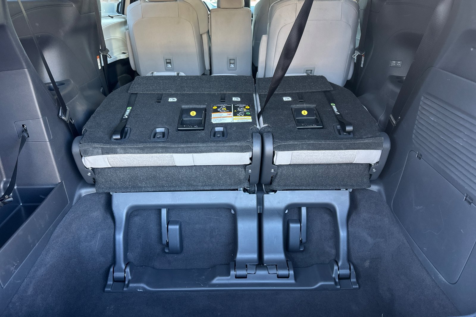 Certified 2026 Toyota Sienna LE FWD image 18