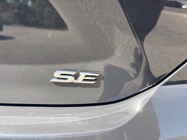 Used 2026 Toyota Camry SE w/ Convenience Package FWD image 5