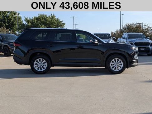 Used 2025 Toyota Grand Highlander AWD image 4