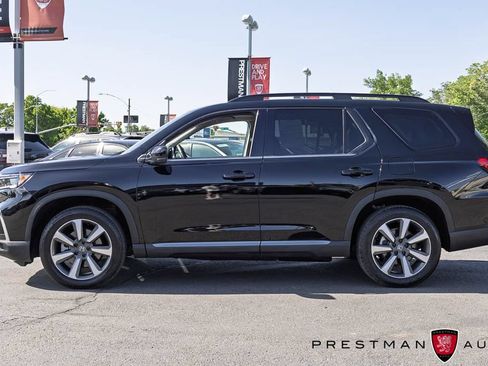 Used 2025 Honda Pilot Elite image 18