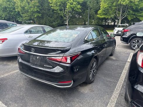 Used 2024 Lexus ES 300h w/ Premium Package FWD image 6