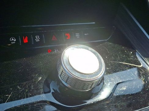Used 2024 Jeep Wagoneer Series II w/ Flexible Seating Group RWD image 16