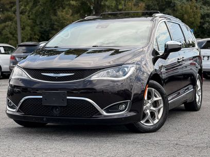 Used 2017 Chrysler Pacifica Limited w/ UConnect Theater Package