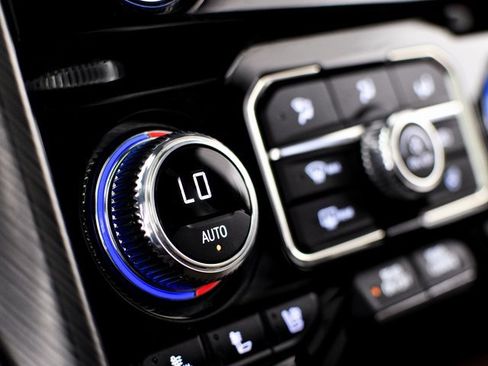 Used 2023 GMC Yukon Denali Ultimate image 34