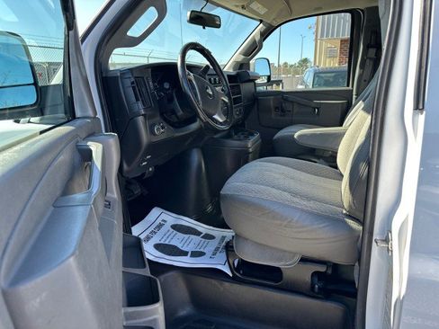 Used 2016 Chevrolet Express 2500 Extended image 12
