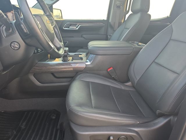 Used 2023 Chevrolet Silverado 1500 LTZ w/ LTZ Convenience Package II AWD/4WD image 11